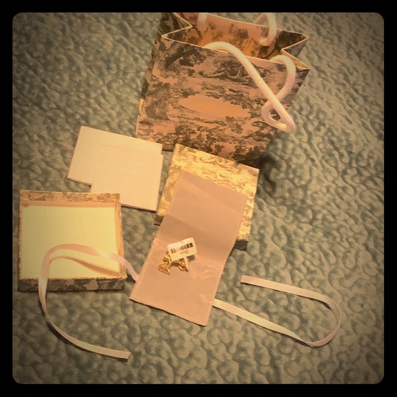 Dior Jewelry - Dior New earrings 🤩lowest price💥💥💥